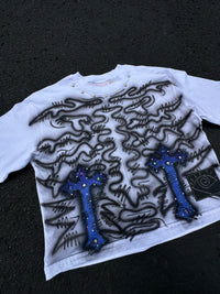 GALLERY OF ILLUSIONS SKELETON CROSS AIRBRUSH TEE